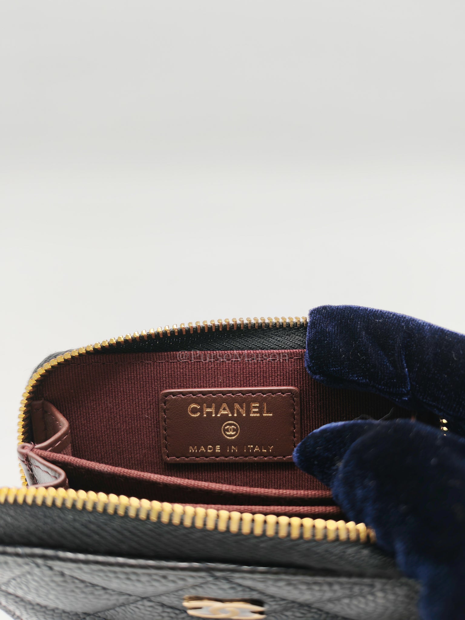 Zip Cardholder in Black Caviar Leather and Gold Hardware (Microchip) | Purse Maison Luxury Bags Shop