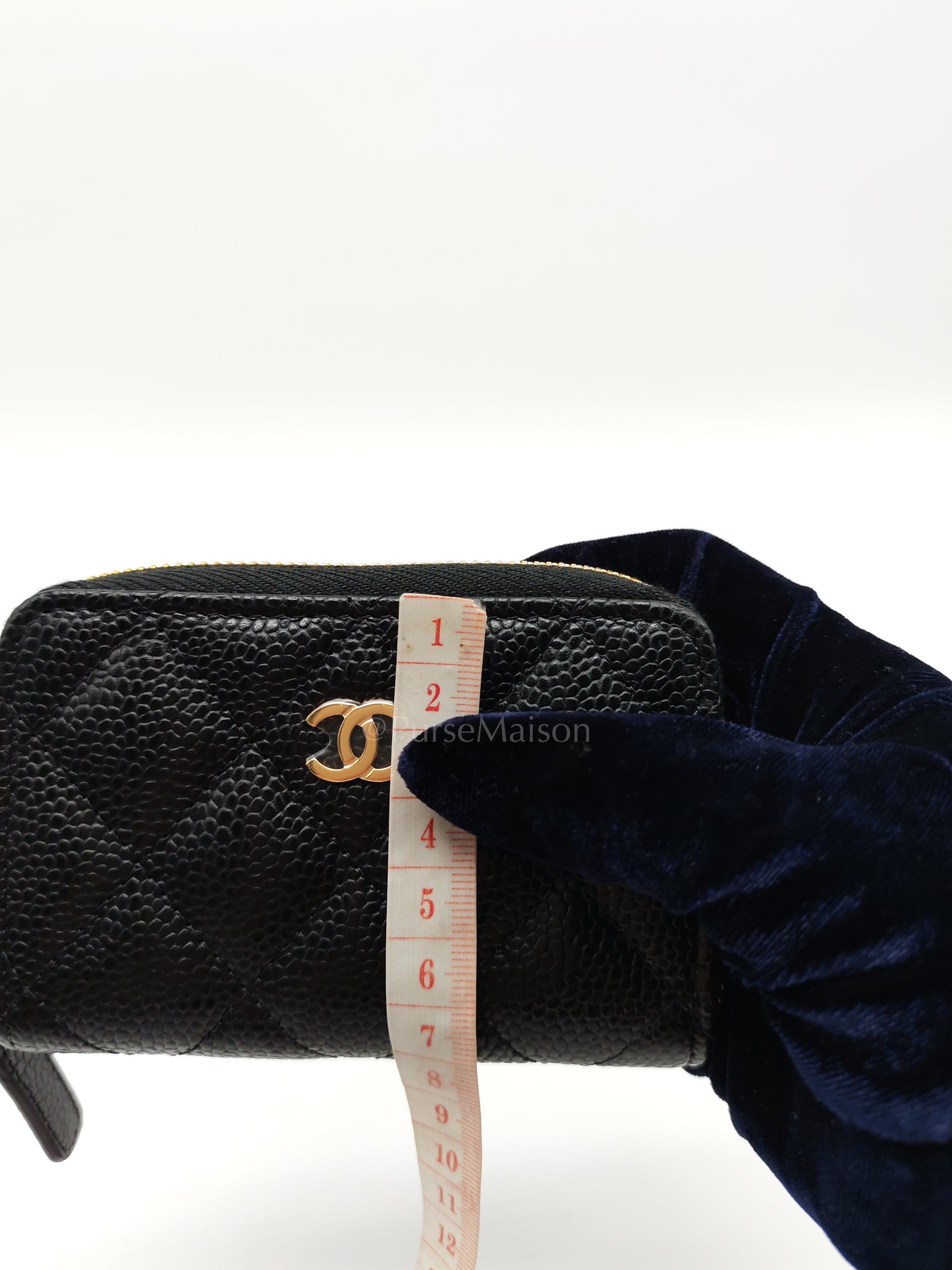 Zip Cardholder in Black Caviar Leather and Gold Hardware (Microchip) | Purse Maison Luxury Bags Shop