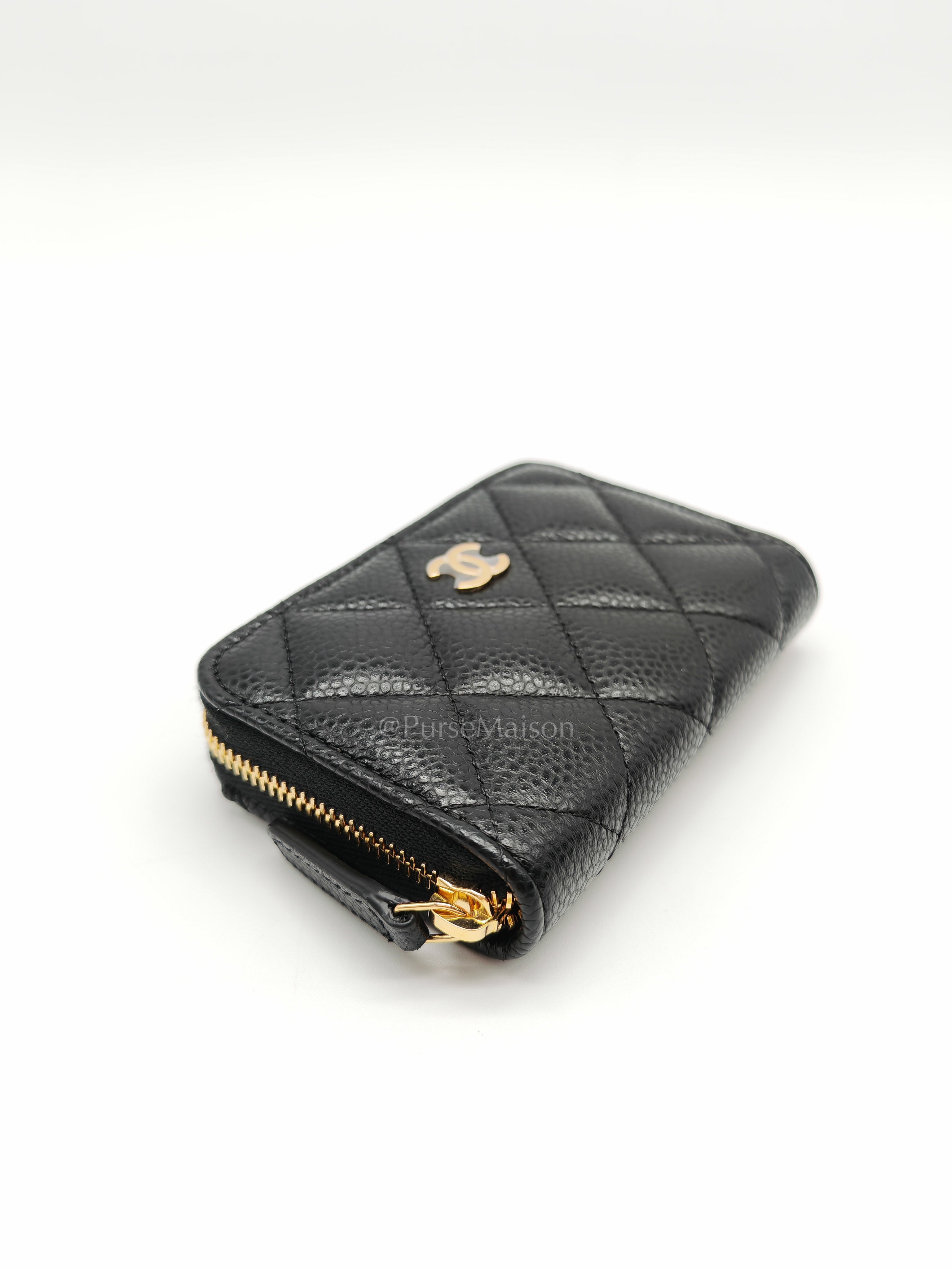 Zipped Card Holder in Black Caviar Leather and Gold Hardware (Microchip) | Purse Maison Luxury Bags Shop