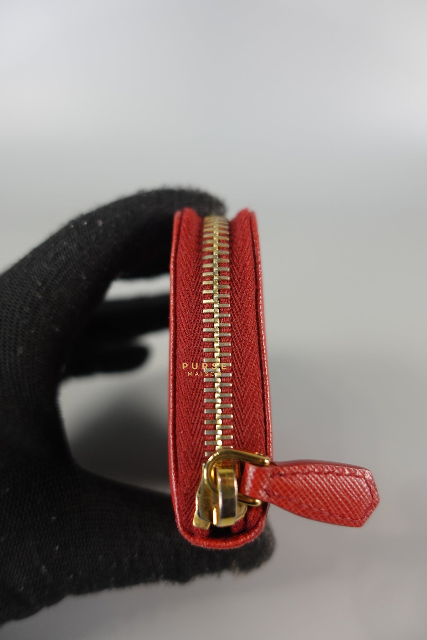 Zipped Cardholder in Red Leather | Purse Maison Luxury Bags Shop