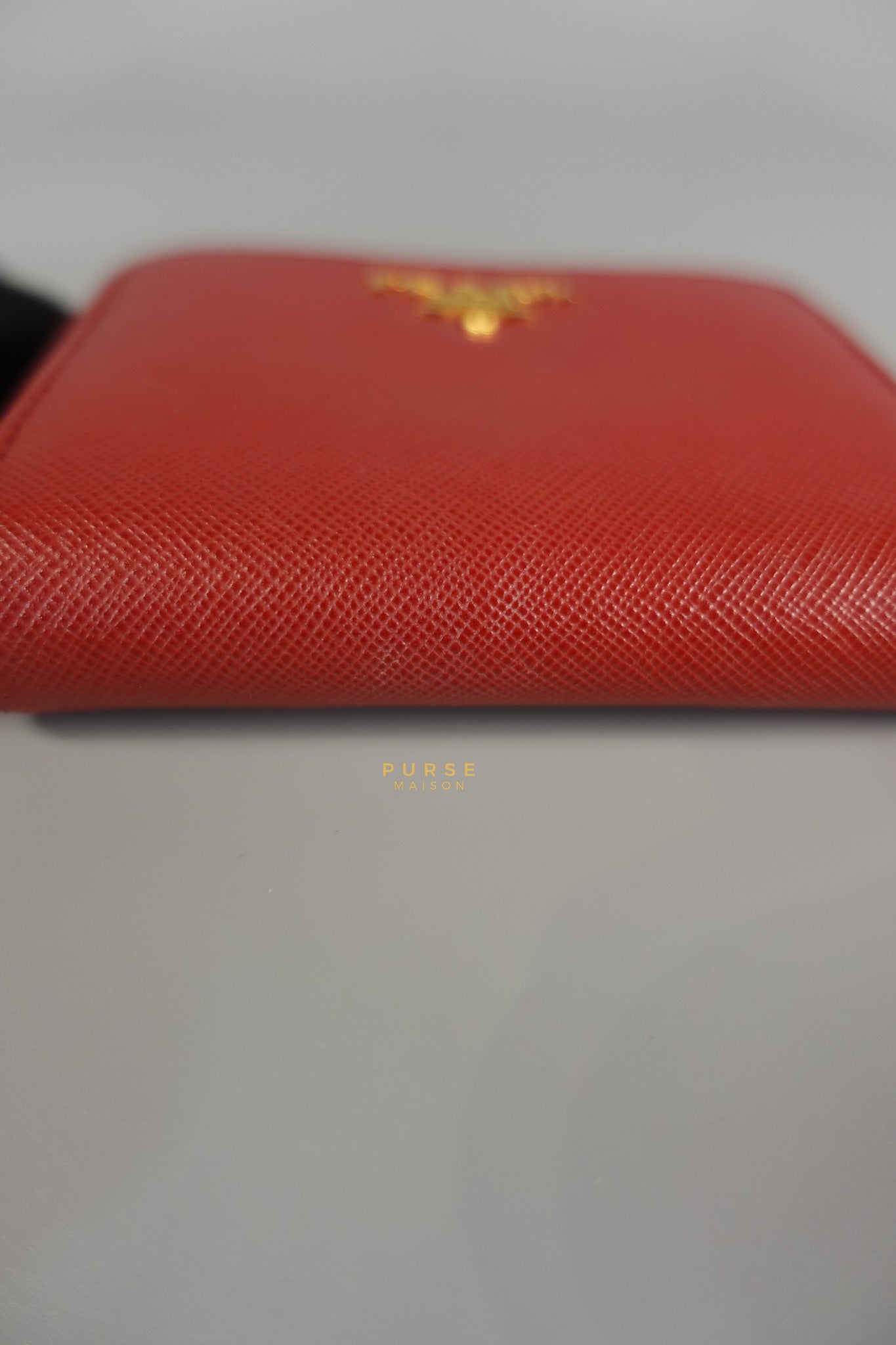 Zipped Cardholder in Red Leather | Purse Maison Luxury Bags Shop