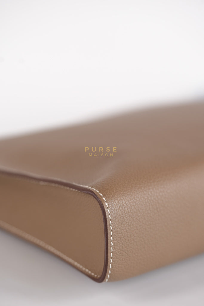 Zipped Case Zipengo GM Pouch in Etoupe Evercolor Leather & Palladium Hardware Stamp K (2025) | Purse Maison Luxury Bags Shop