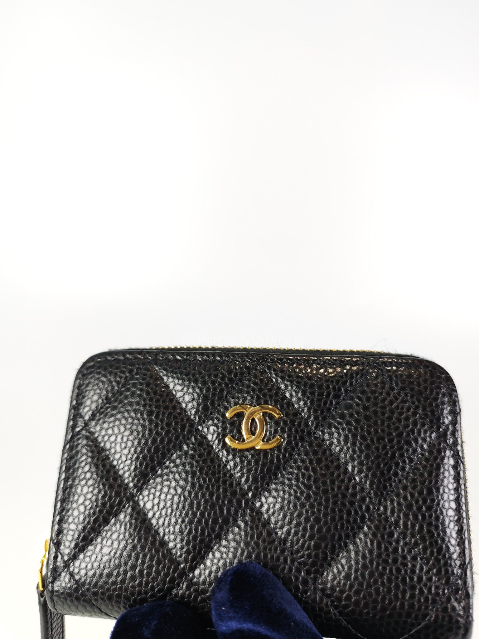 Zippy Card Holder in Black Caviar Leather and Gold Hardware (Microchip) | Purse Maison Luxury Bags Shop