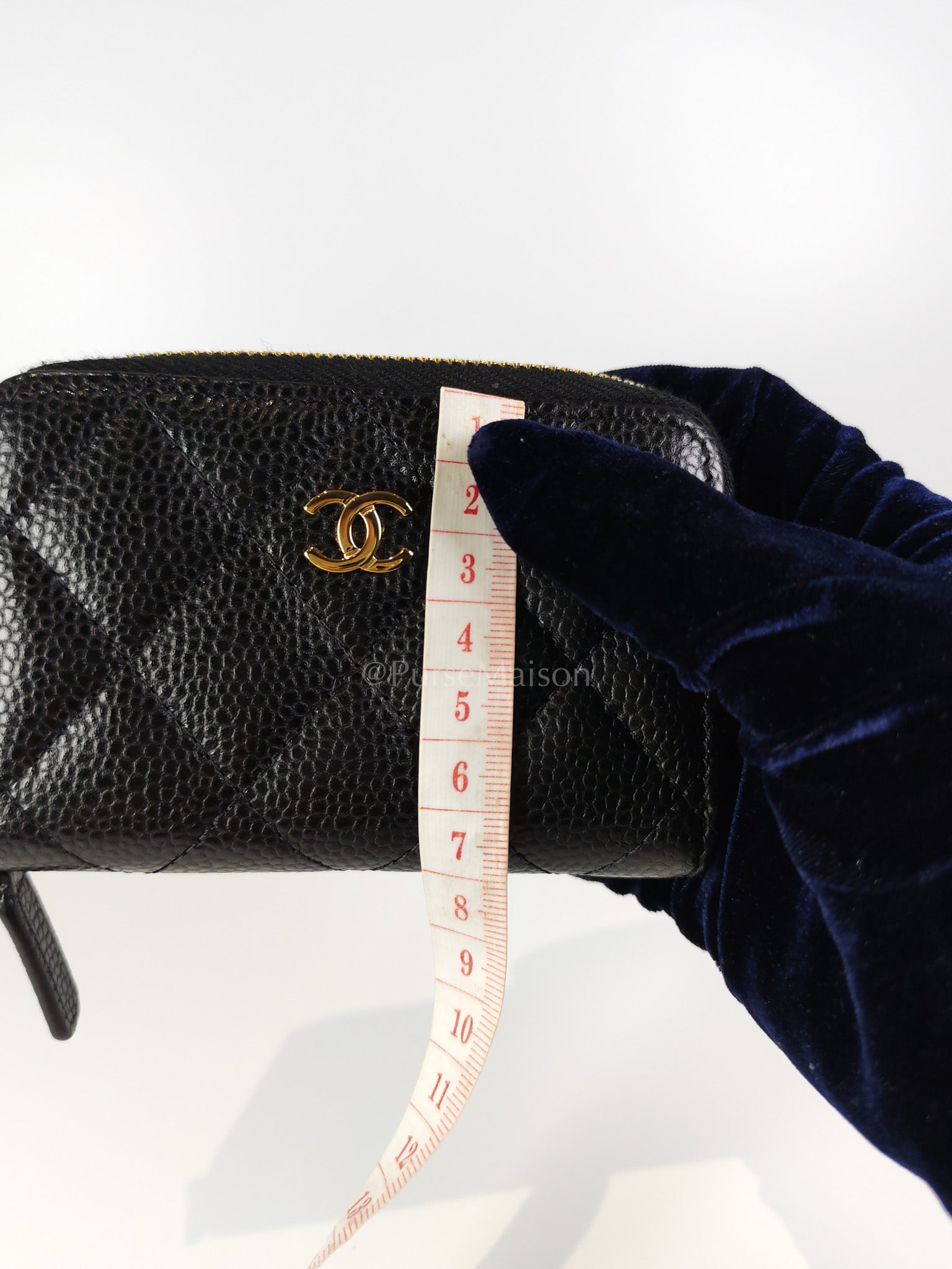 Zippy Card Holder in Black Caviar Leather and Gold Hardware (Microchip) | Purse Maison Luxury Bags Shop