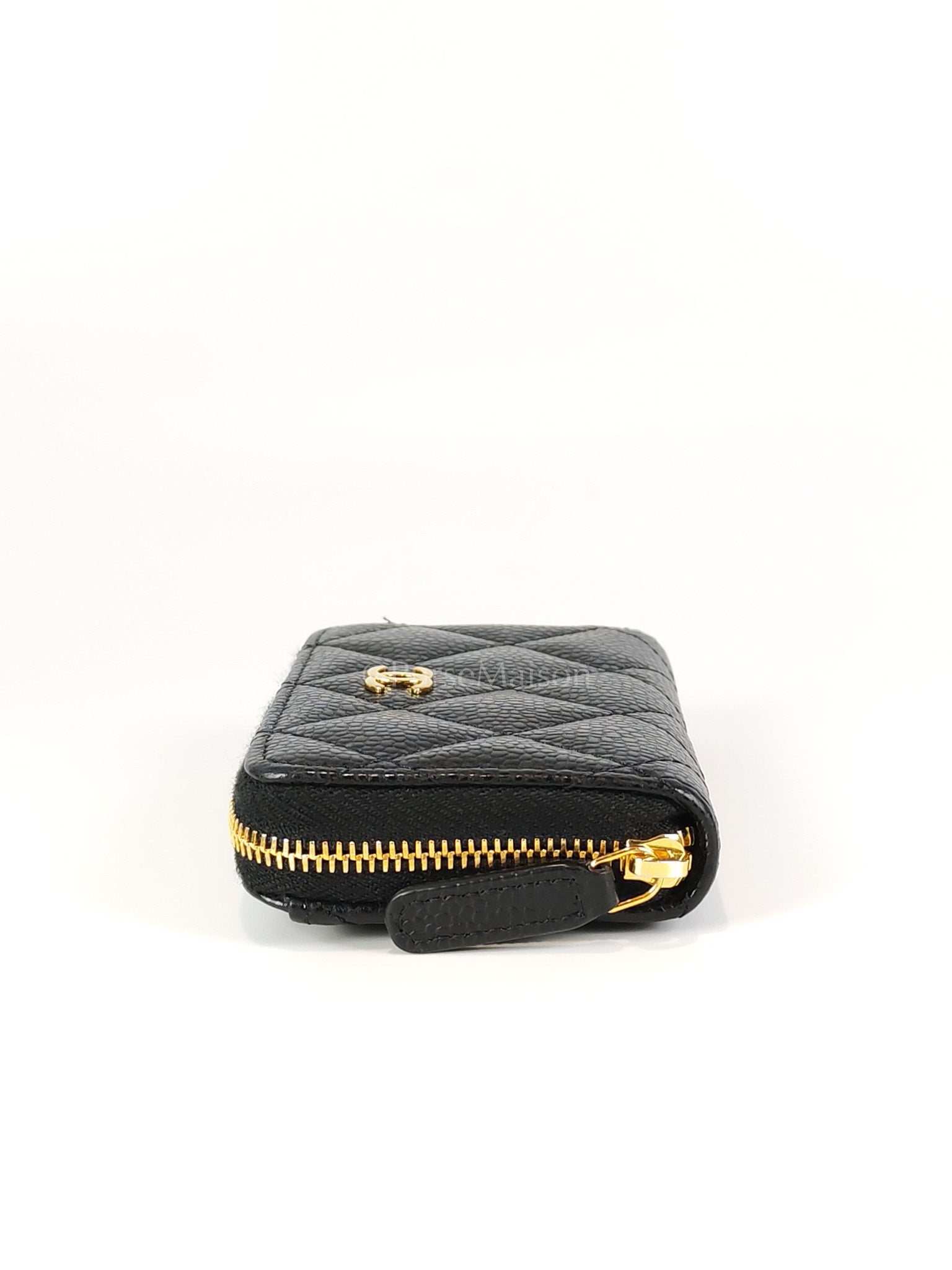 Zippy Card Holder in Black Caviar Leather and Gold Hardware (Microchip) | Purse Maison Luxury Bags Shop
