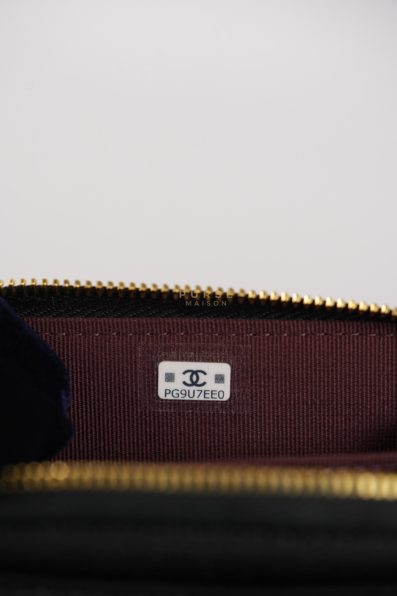 Zippy Card Holder in Black Caviar Leather Gold Hardware (Microchip) | Purse Maison Luxury Bags Shop