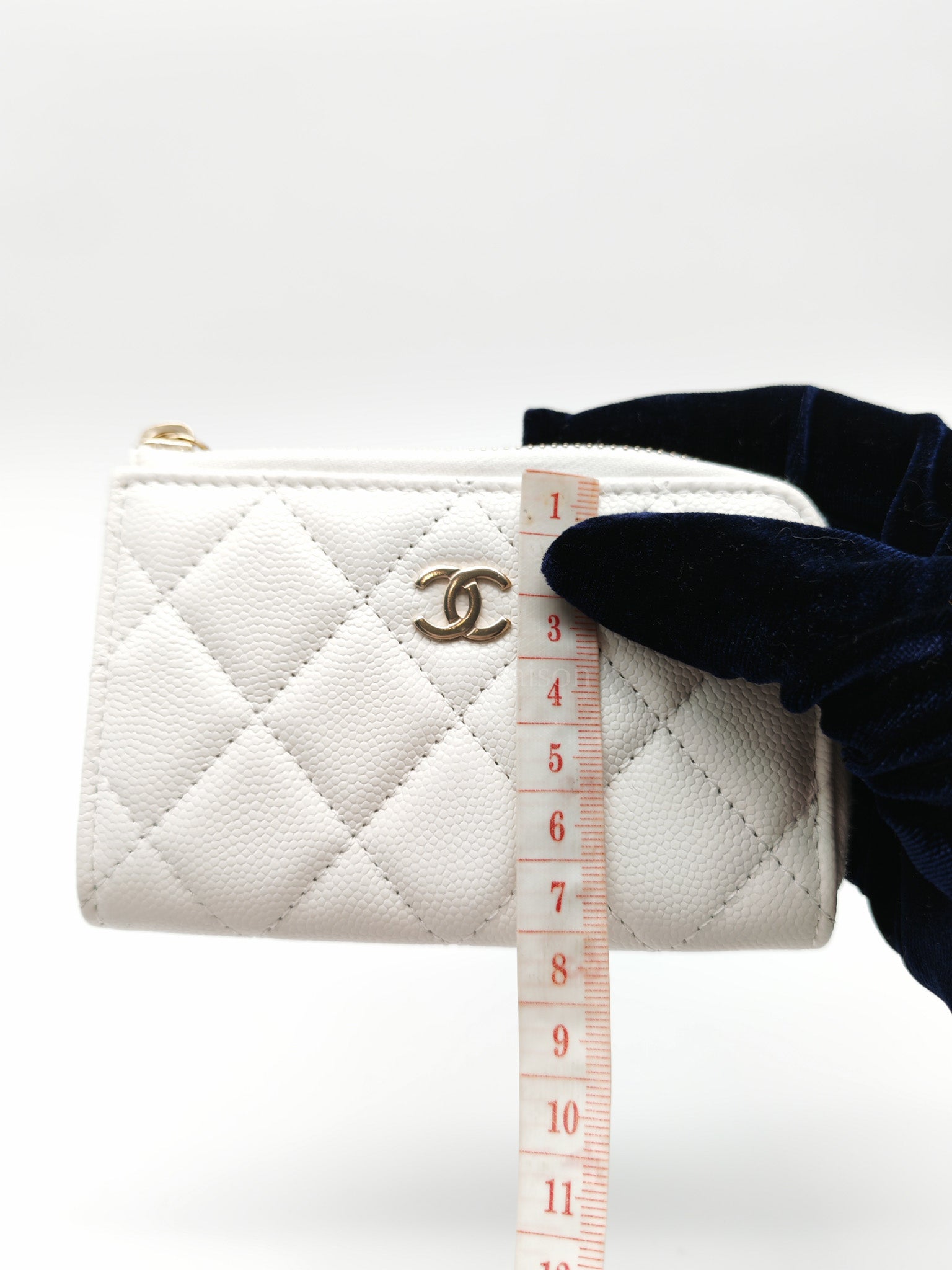 Zippy Key Pouch in White Quilted Caviar Leather and Light Gold Hardware (Microchip) | Purse Maison Luxury Bags Shop