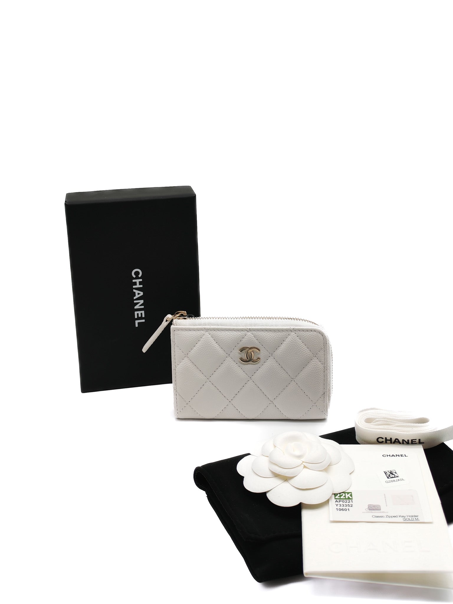 Zippy Key Pouch in White Quilted Caviar Leather and Light Gold Hardware (Microchip) | Purse Maison Luxury Bags Shop